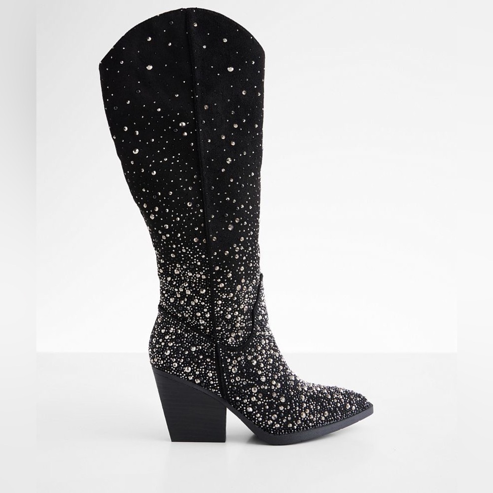 NWT NEVER WORN - bedazzled boots from buckle